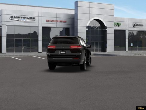 New 2026 Jeep Grand Cherokee L 2WD image 9