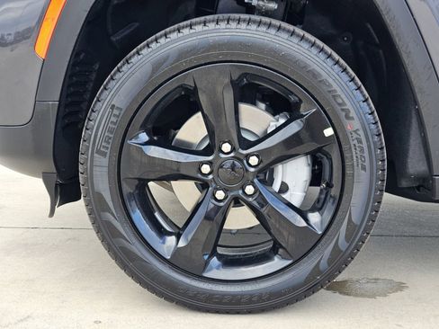 New 2025 Jeep Grand Cherokee Limited image 12