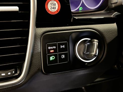 Used 2023 Porsche Cayenne Platinum Edition image 29