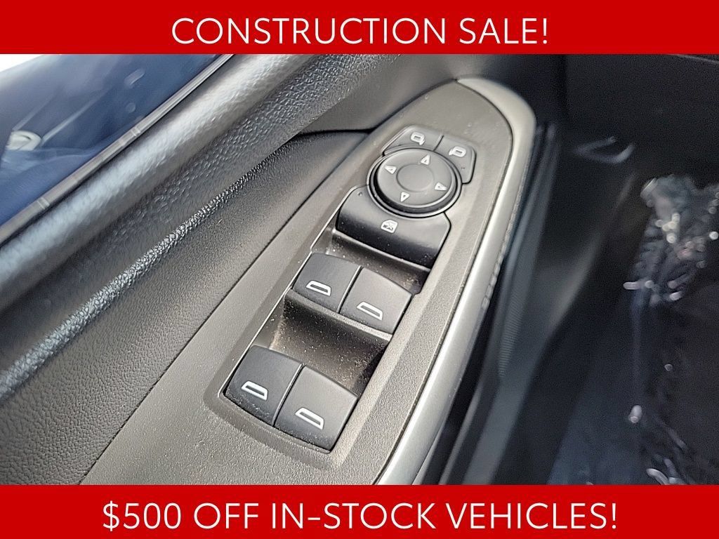 Used 2024 Chevrolet Trax RS FWD image 20
