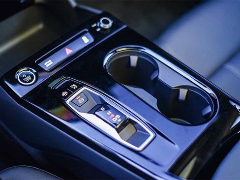 New 2025 Audi A6 e-tron Premium image 23