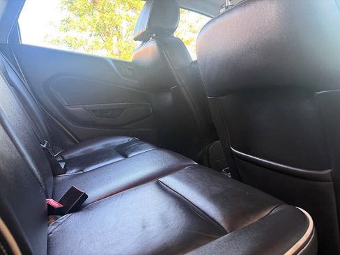 Used 2013 Ford Fiesta Titanium image 21