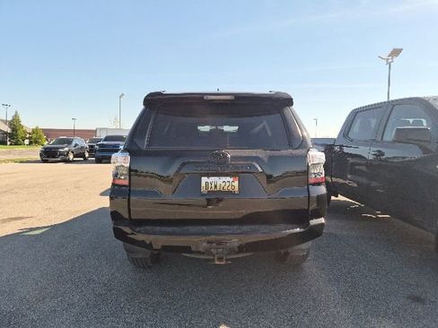 Used 2016 Toyota 4Runner SR5 AWD/4WD image 6