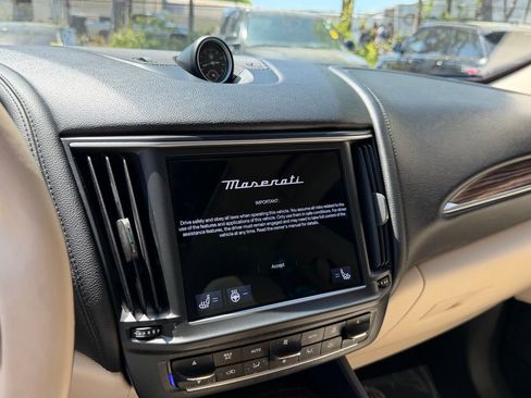 Used 2022 Maserati Levante GT AWD/4WD image 21