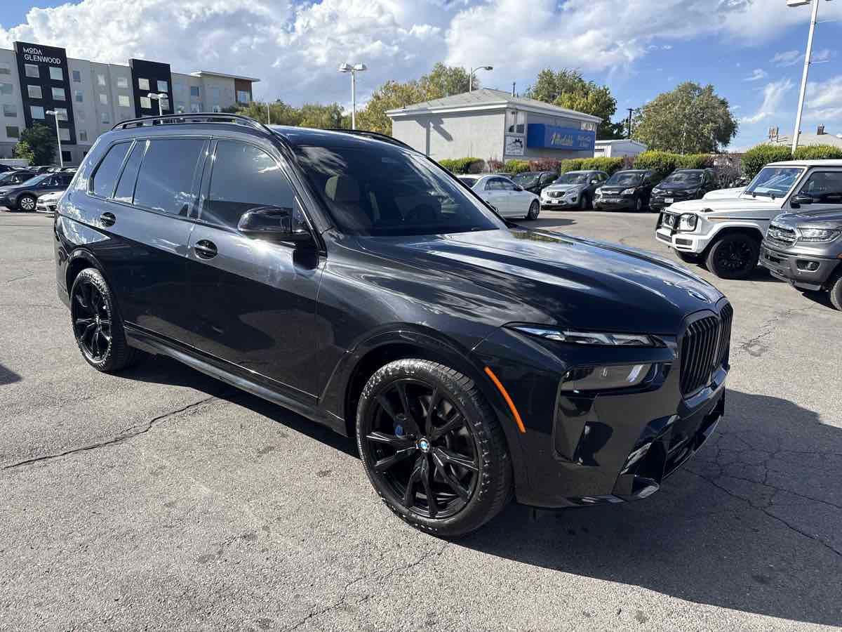 Used 2024 BMW X7 xDrive40i w/ Executive Package AWD/4WD image 4