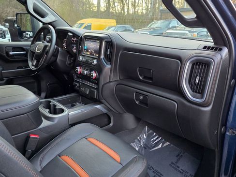 Used 2023 GMC Sierra 2500 AT4 image 36
