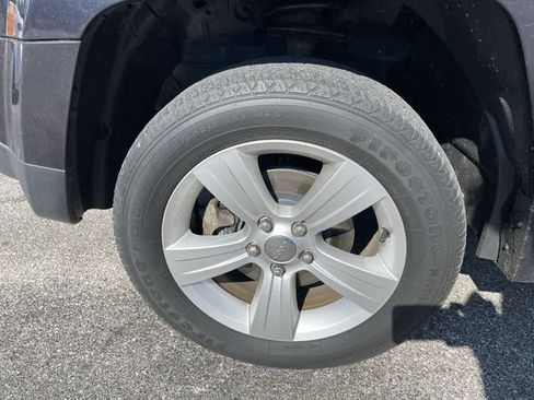Used 2014 Jeep Patriot Latitude AWD/4WD image 10