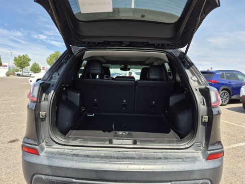 Used 2019 Jeep Cherokee Latitude Plus w/ Comfort/Convenience Group AWD/4WD image 20