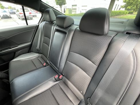 Used 2017 Honda Accord Sport image 34