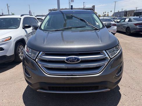 Used 2018 Ford Edge Titanium w/ Equipment Group 301A FWD image 3