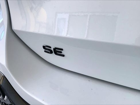 Used 2026 Volkswagen Tiguan SE R-Line FWD image 15