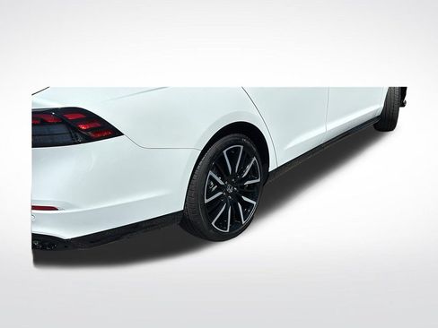 Used 2025 Honda Accord Touring image 8
