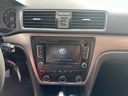 Used 2015 Volkswagen Passat 1.8T S w/ Technology Package FWD image 15