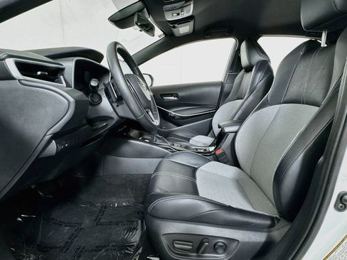 Used 2021 Toyota Corolla XSE FWD image 9