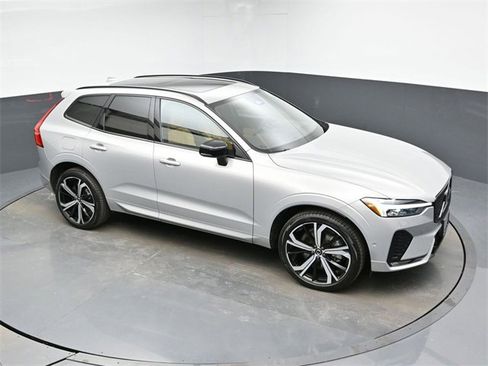 Used 2023 Volvo XC60 B6 Ultimate w/ Climate Package image 38