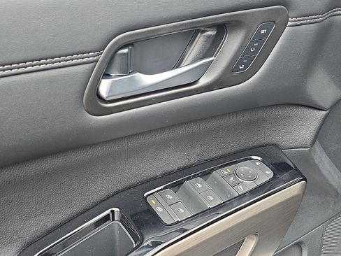 New 2025 Nissan Pathfinder Platinum image 14