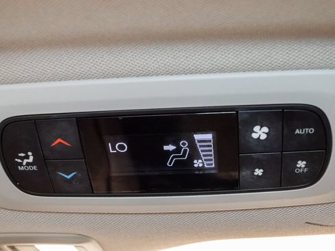 Used 2021 Chrysler Pacifica Limited w/ Premium & Safety Sphere Group AWD/4WD image 8