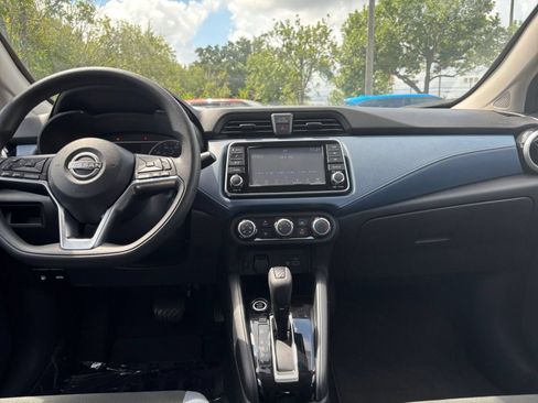 Used 2025 Nissan Versa SV FWD image 17
