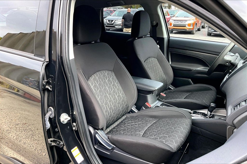 Used 2025 Mitsubishi Outlander Sport ES AWD/4WD image 7