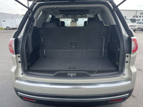 Used 2015 GMC Acadia SLT w/ Technology Package AWD/4WD image 9