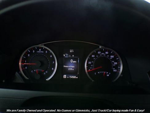 Used 2017 Toyota Camry SE FWD image 9