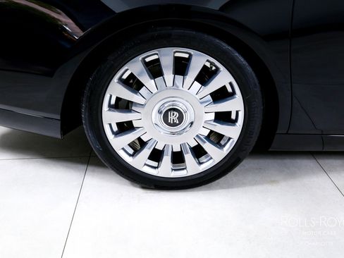 Used 2018 Rolls-Royce Phantom Sedan image 36