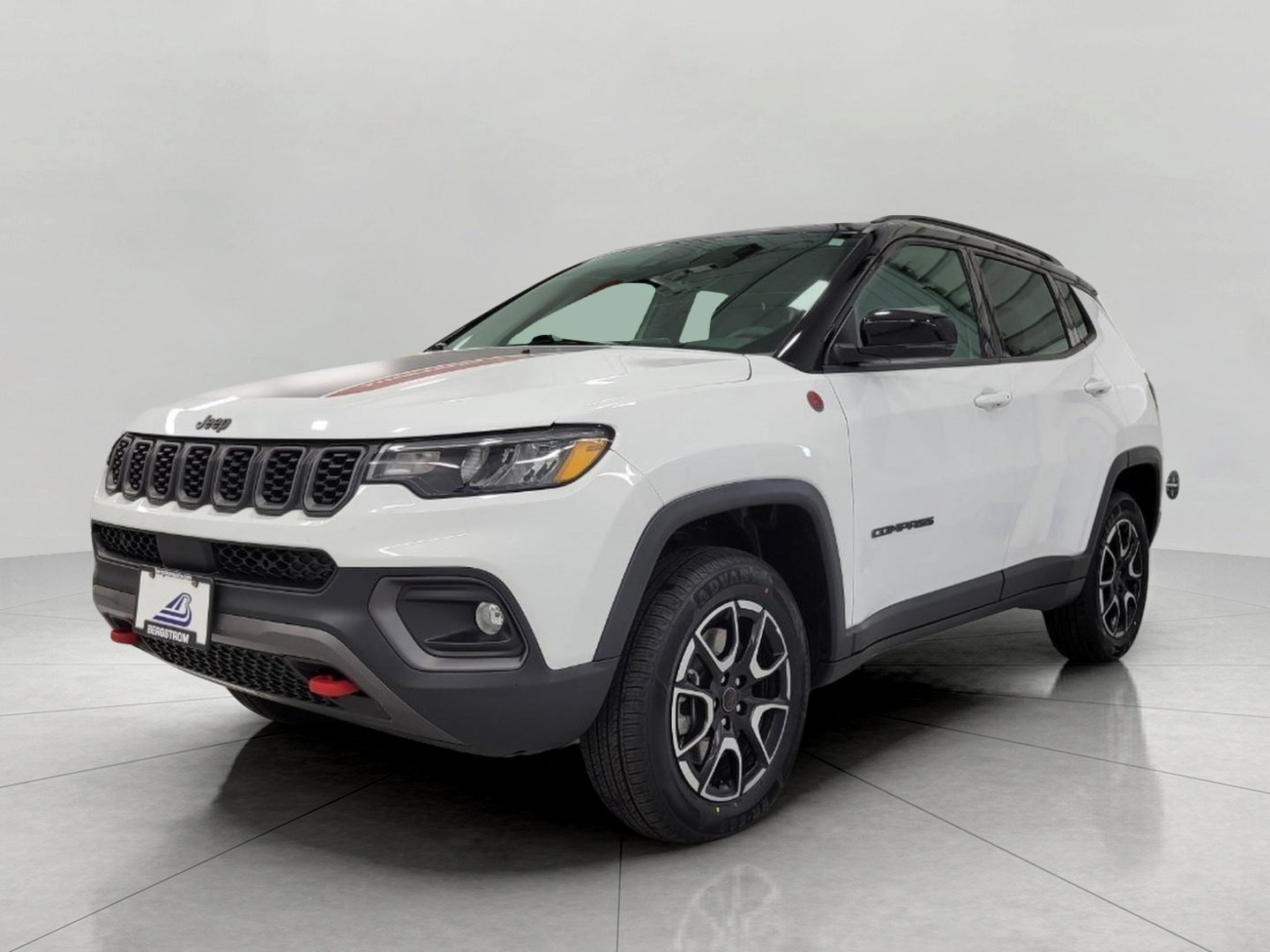 Used 2025 Jeep Compass Trailhawk AWD/4WD image 12