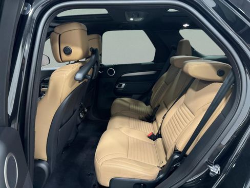 Used 2026 Land Rover Discovery Limited Edition image 9