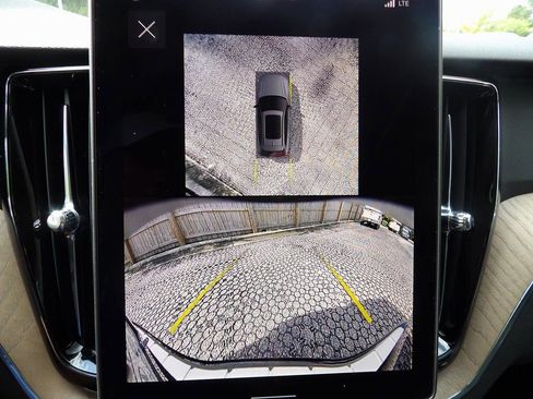 New 2026 Volvo XC60 B5 Plus w/ Protection Package Premier image 20