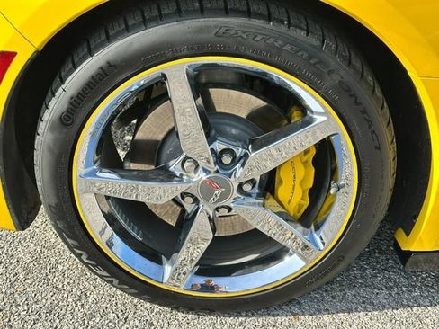 Used 2015 Chevrolet Corvette Stingray Convertible w/ Carbon Flash Badge Package RWD image 6