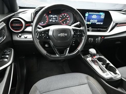 Used 2024 Chevrolet Trax RS w/ Driver Confidence Package FWD image 13