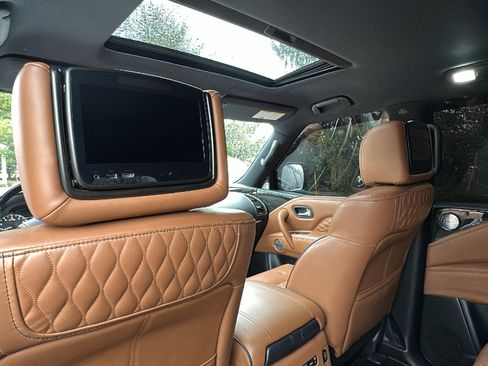 Used 2022 INFINITI QX80 Sensory image 16