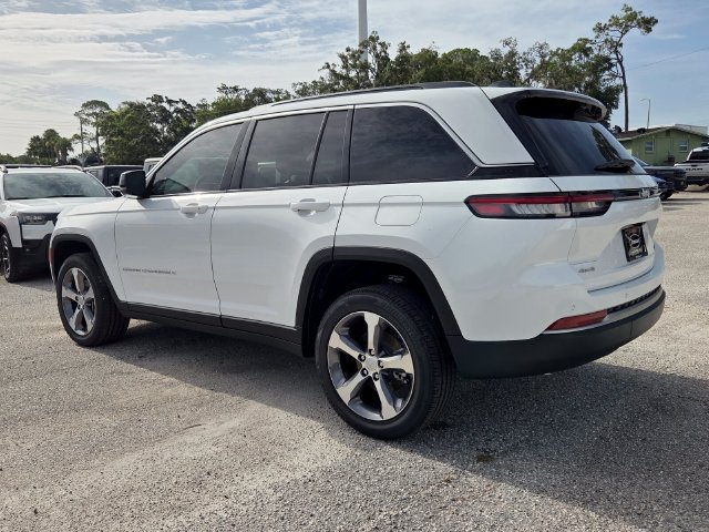 New 2026 Jeep Grand Cherokee Limited w/ Luxury Tech Group II AWD/4WD image 6