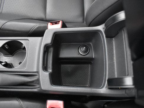 Used 2015 Volkswagen Golf S image 27