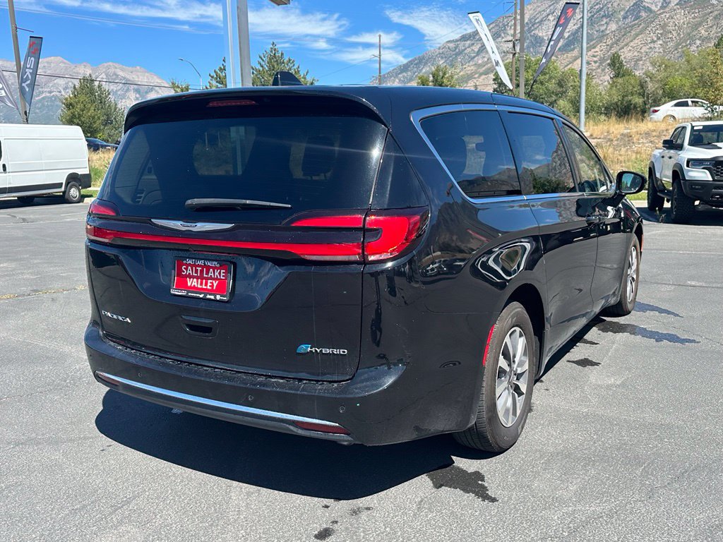Used 2024 Chrysler Pacifica Limited FWD image 9