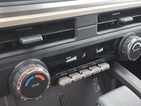 Certified 2025 Toyota Tacoma SR5 image 23