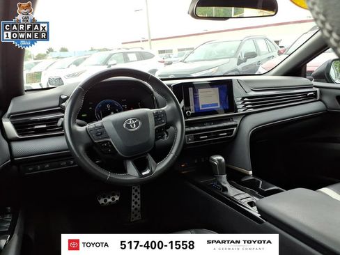 Used 2025 Toyota Camry SE FWD image 13