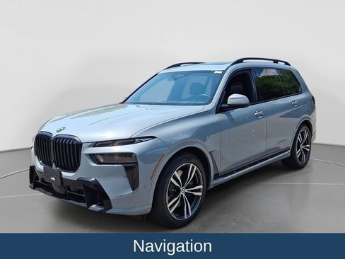 Used 2024 BMW X7 xDrive40i w/ M Sport Package AWD/4WD image 4