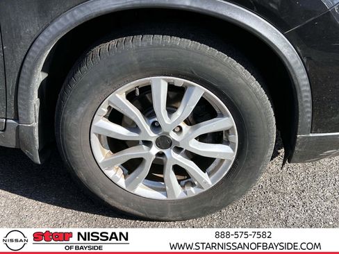 Used 2017 Nissan Rogue SV image 8