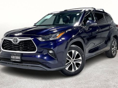 Used 2022 Toyota Highlander XLE image 14