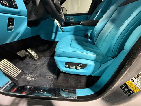 Used 2023 Rolls-Royce Cullinan w/ Cullinan Package image 43