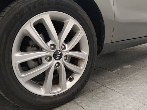 Used 2019 Kia Soul + FWD image 31