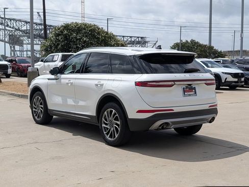 Used 2022 Lincoln Corsair FWD w/ Equipment Group 101A image 8
