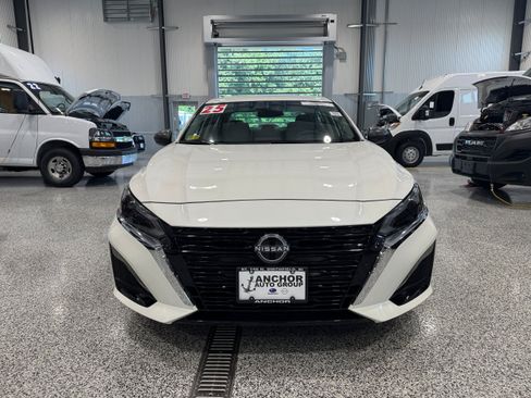 Used 2025 Nissan Altima 2.5 S FWD image 2