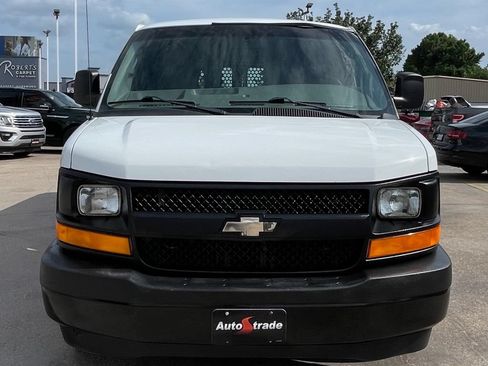 Used 2017 Chevrolet Express 2500 Extended RWD image 7