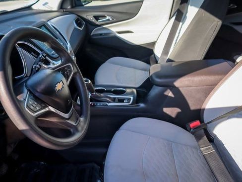 Used 2019 Chevrolet Equinox LS image 9
