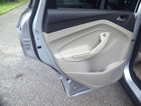 Used 2016 Ford Escape SE FWD image 30
