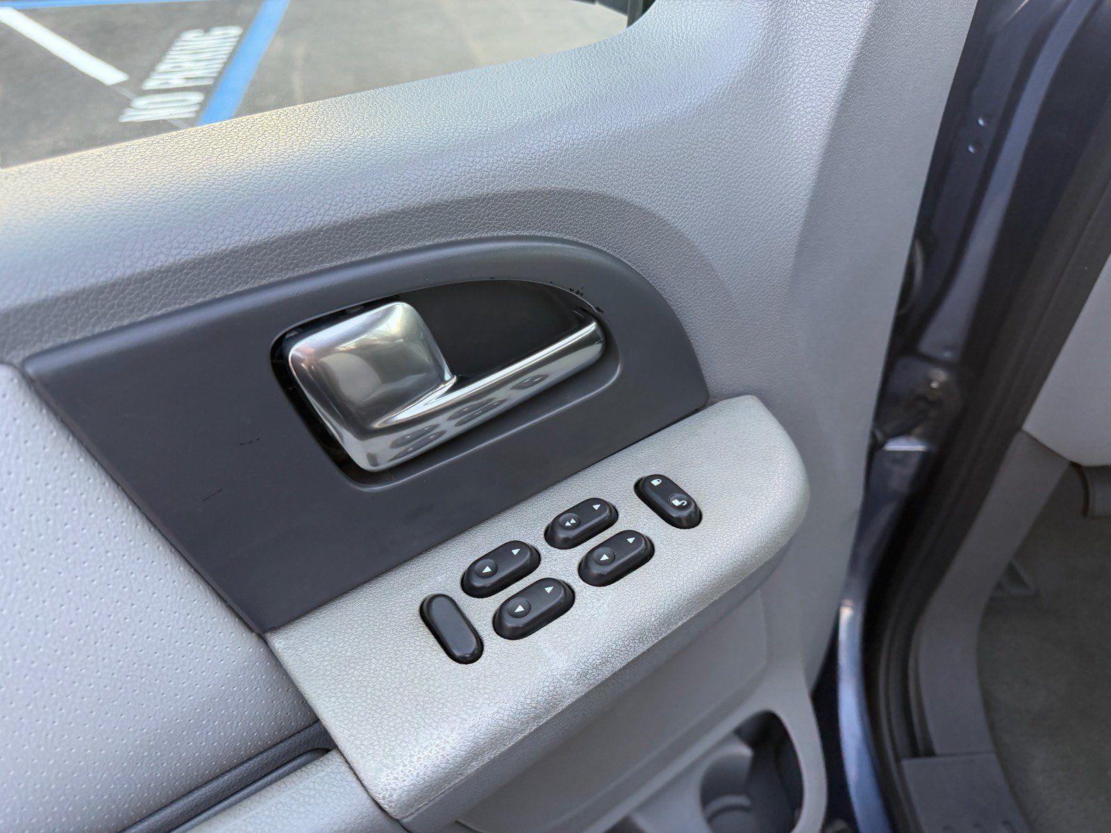 Used 2006 Ford Expedition XLT RWD image 22