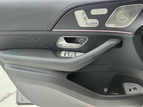 Used 2024 Mercedes-Benz GLS 450 4MATIC image 38