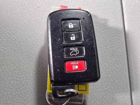 Used 2015 Toyota Highlander XLE AWD/4WD image 31